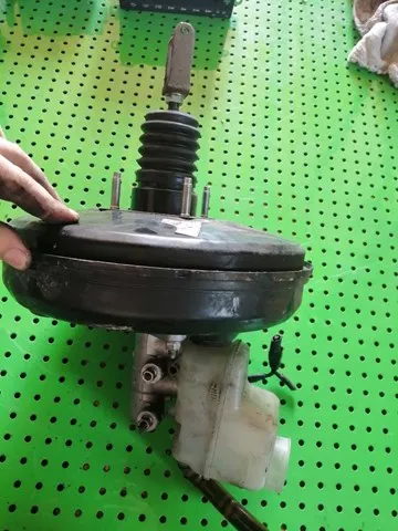 Wzmacniacz próżniowy hamulców Toyota RAV4 III