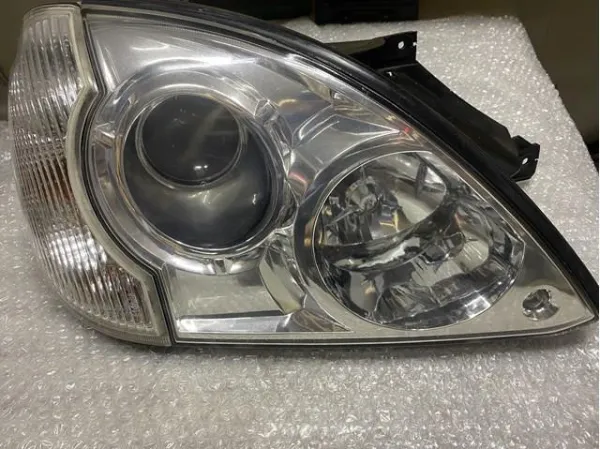 Reflektor prawy Hyundai Terracan HP