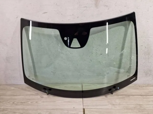 Szyba przednia Volvo XC40 536
