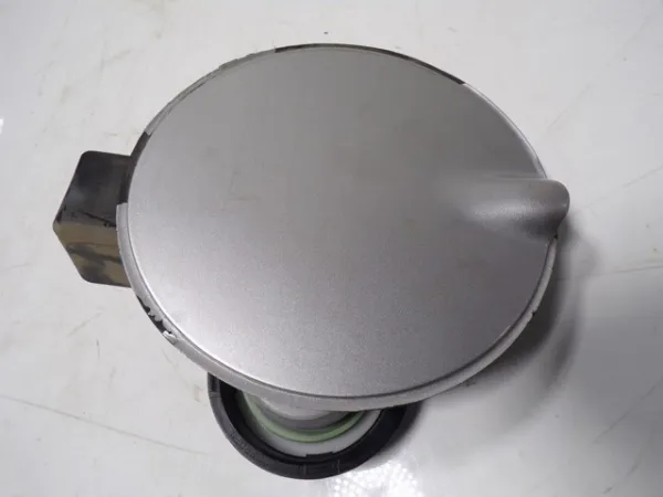 Klapka wlewu paliwa 13444788 Opel
