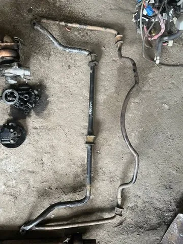 Stabilizator tylny Mitsubishi Pajero II