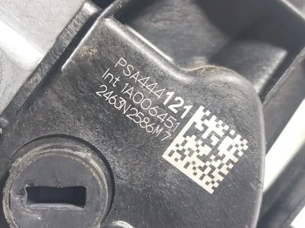 Zamek drzwi przednich prawych Opel Corsa F