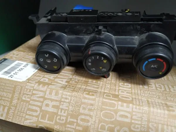 Sterownik trybów ogrzewania/klimatyzacji 275100080R Renault (RVI)