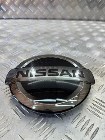 Emblemat na atrapę chłodnicy 628906RS0A Nissan/Infiniti