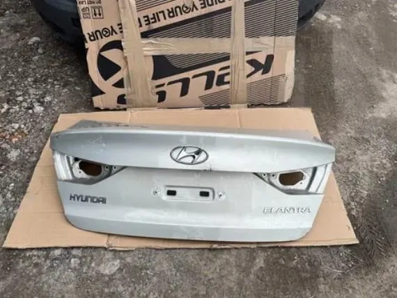 Klapa bagażnika 69200F2010 Hyundai/Kia