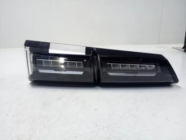 Lampa zespolona tylna prawa Peugeot 308 III