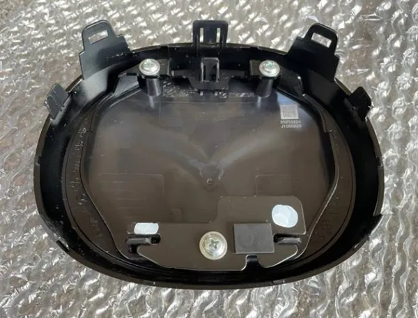 Emblemat na atrapę chłodnicy BCKB51730A Mazda