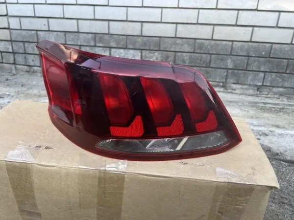 Lampa zespolona tylna lewa 9817301180 Peugeot/Citroen