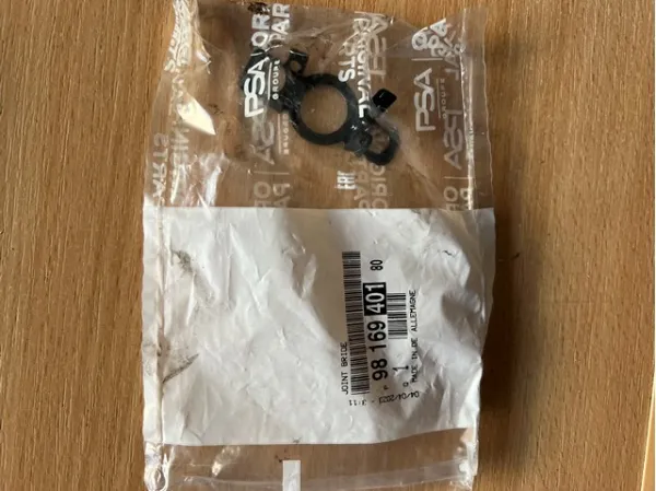 Uszczelka przewodu spływu oleju z turbiny 9816940180 Peugeot/Citroen