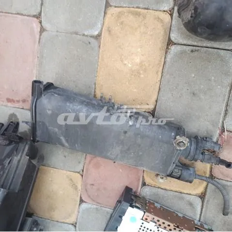 POCHŁANIACZ PAR PALIWA Citroen Berlingo M