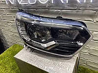 Reflektor prawy 260103369R Renault (RVI)