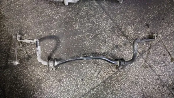Stabilizator przedni Toyota Highlander I HYBRID