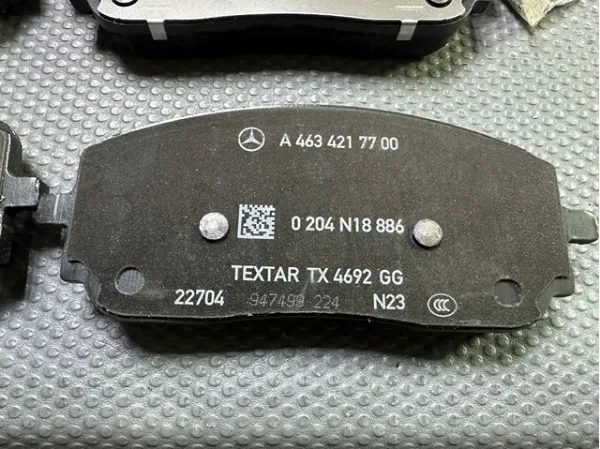 Klocki hamulcowe przednie tarczowe A0004203905 Mercedes