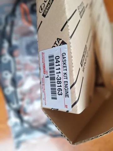 Zestaw uszczelek silnika pełny 0411138163 Toyota