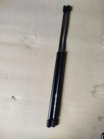 Amortyzator klapy bagażnika (3/5 drzwi-tylnych) GS0143 Magneti Marelli
