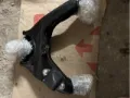 Wahacz zawieszenia przedniego prawy górny Mitsubishi Pajero KH