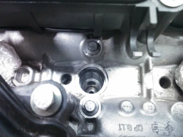 Silnik w komplecie do Opel Vivaro A F7