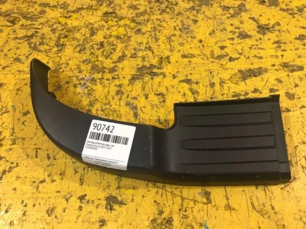 Nakładka na zderzak tylny lewa 521640K030 Toyota